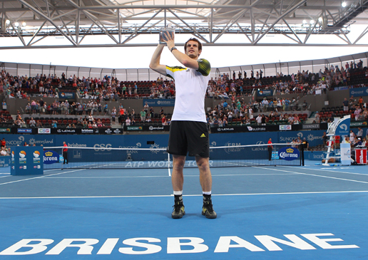 Murray defends Brisbane crown