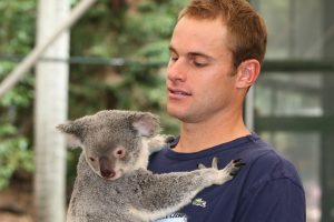 Andy Roddick and Brooklyn Decker spend some time at Brisbane's Lone Pine Koala Sanctuary.  Brisbane Tennis Centre, January 05, 2010.  Photo: Warren Keir (SMP Images).  Copyright - SMP Images 2010...For larger file size, please contact SMP Images photo desk...Conditions of Use - this image is intended for editorial use only (print or electronic). Any further use requires additional clearance.