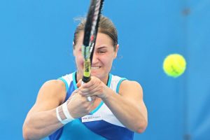 Second seed Monica Niculescu was ousted by American Christina McHale in the first round of qualifying.