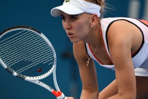 Elena Vesnina prepares to return in her loss to Alize Cornet - PHOTO: Getty Images