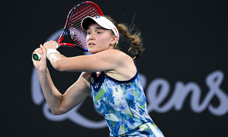 Elena Rybakina has advanced to the semifinals in her Brisbane International debut.